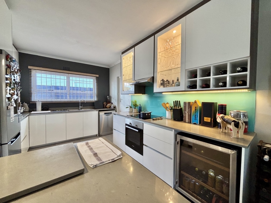 3 Bedroom Property for Sale in Sunningdale Western Cape